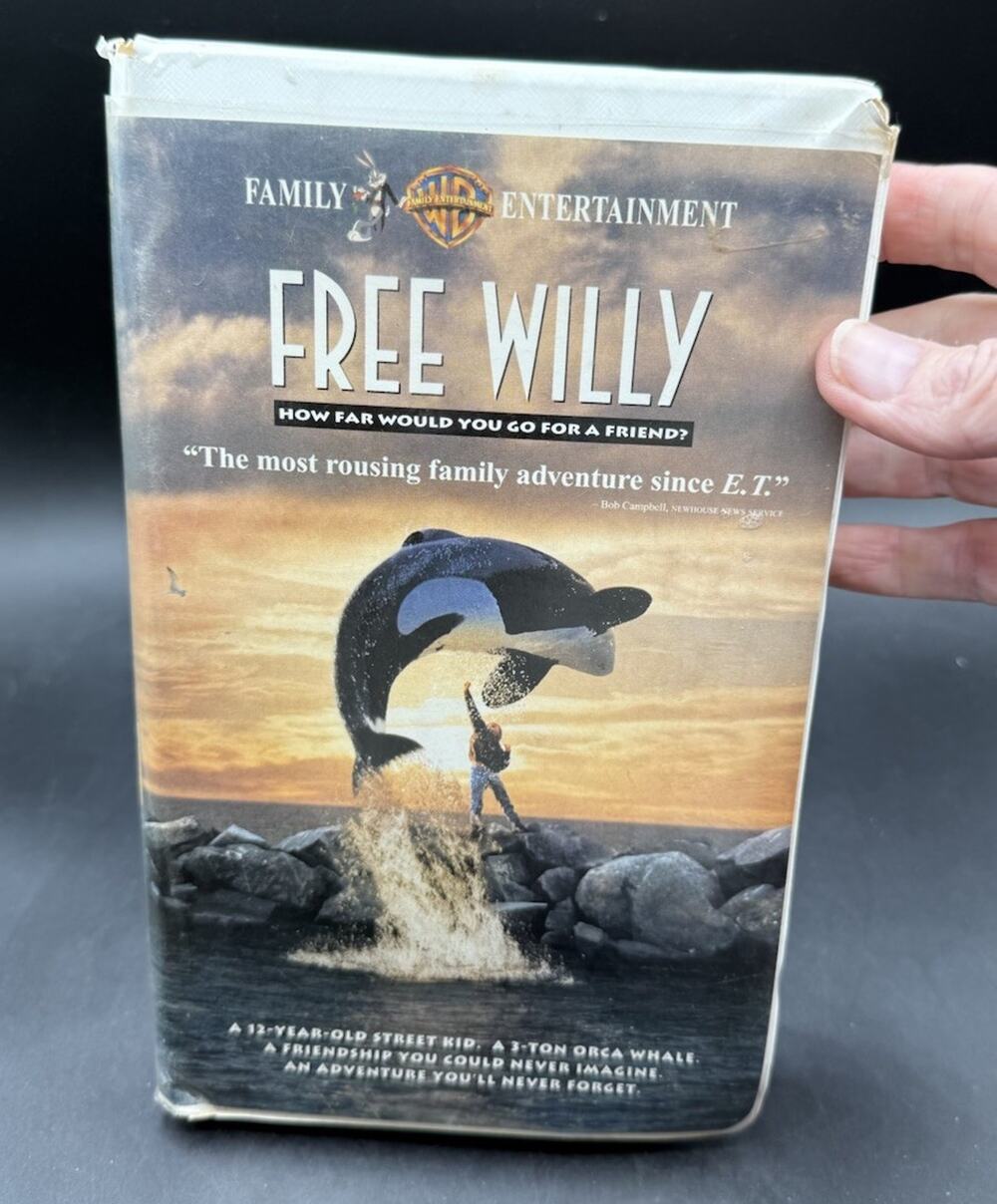 Warner Home Video Free Willy VHS Tape 1993 Clamshell PG Family Adventure